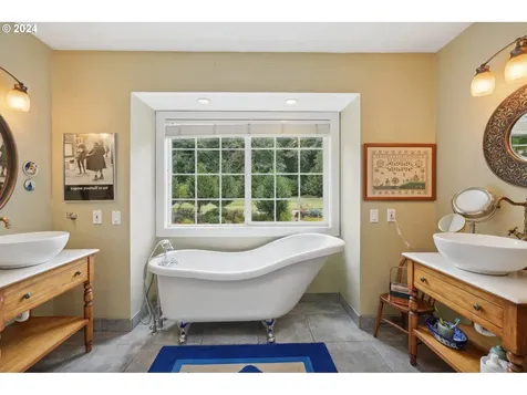 14421 Clackamas River Drive Oregon City OR 97045