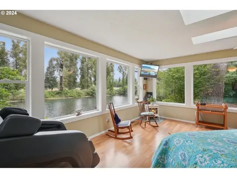 14421 Clackamas River Drive Oregon City OR 97045