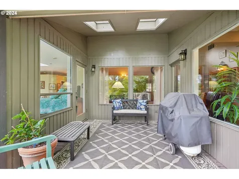 14421 Clackamas River Drive Oregon City OR 97045