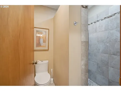 14421 Clackamas River Drive Oregon City OR 97045