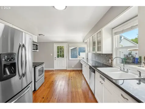 641 Ne 70th Avenue Portland OR 97213