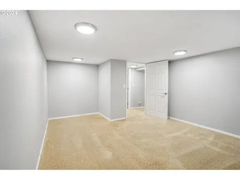 641 Ne 70th Avenue Portland OR 97213