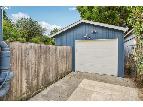 641 Ne 70th Avenue Portland OR 97213