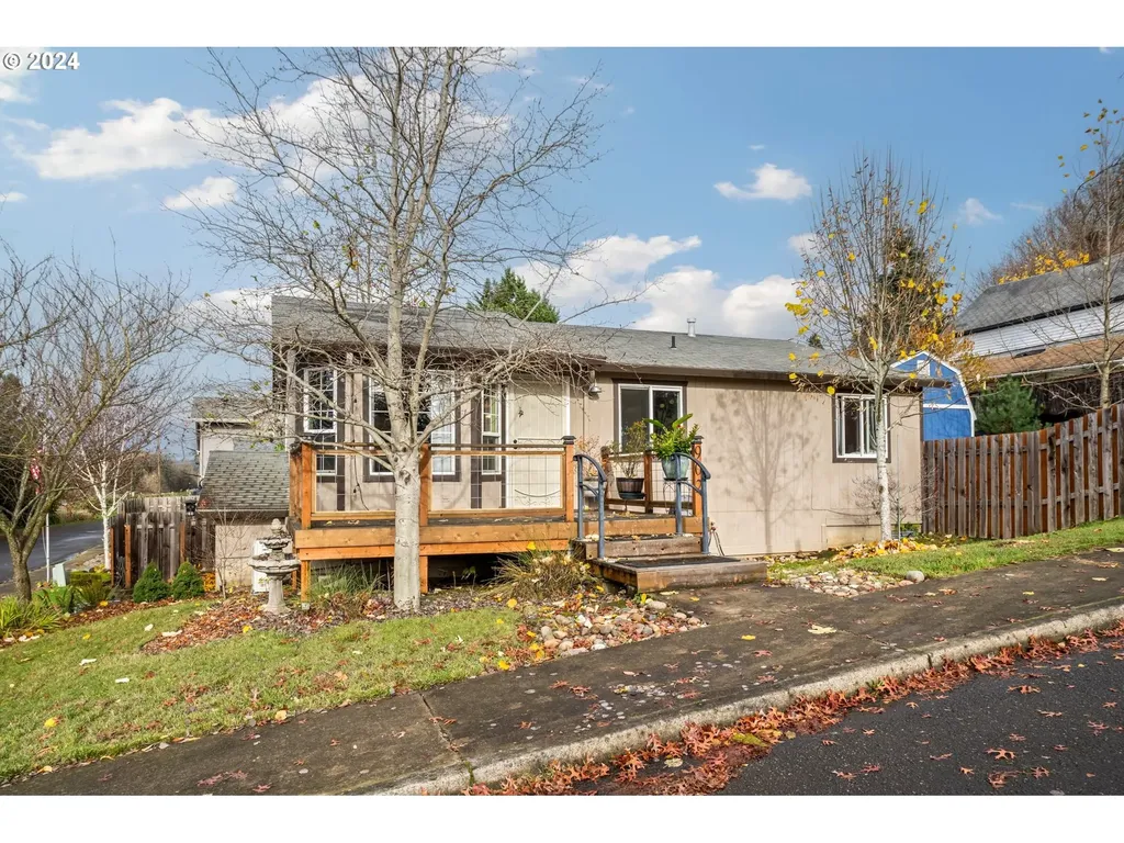 902 N Railroad Avenue Ridgefield WA 98642