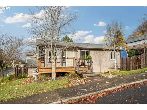 902 N Railroad Avenue Ridgefield WA 98642
