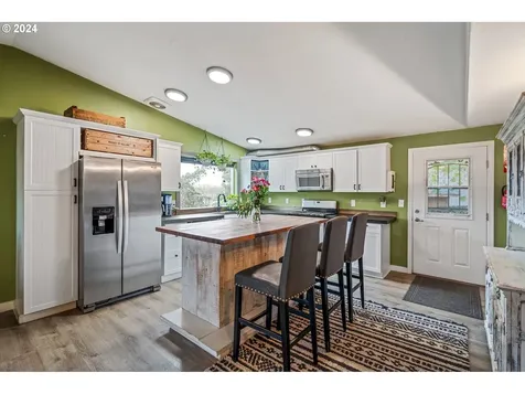 902 N Railroad Avenue Ridgefield WA 98642