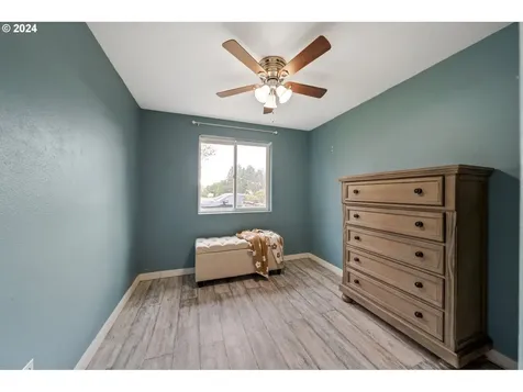 902 N Railroad Avenue Ridgefield WA 98642