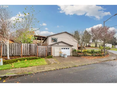 902 N Railroad Avenue Ridgefield WA 98642