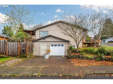 902 N Railroad Avenue Ridgefield WA 98642