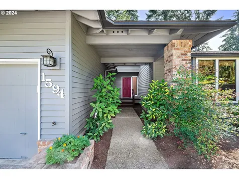 1594 Skye Parkway West Linn OR 97068