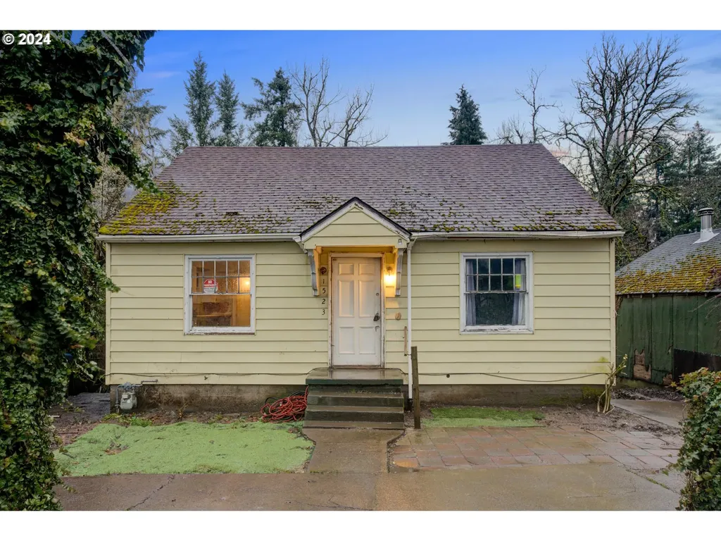 1523 12th Street Oregon City OR 97045