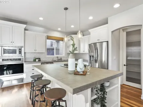 2805 Nw 29th Avenue Camas WA 98607
