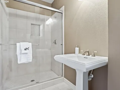 2805 Nw 29th Avenue Camas WA 98607