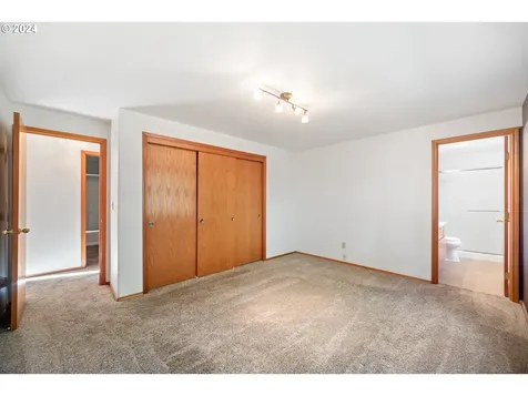 10919 NE 71st Street Vancouver WA 98662