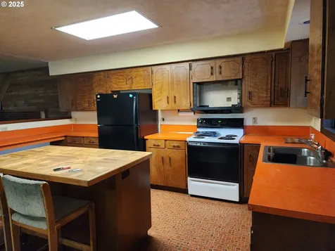 14053 S Graves Road Mulino OR 97042