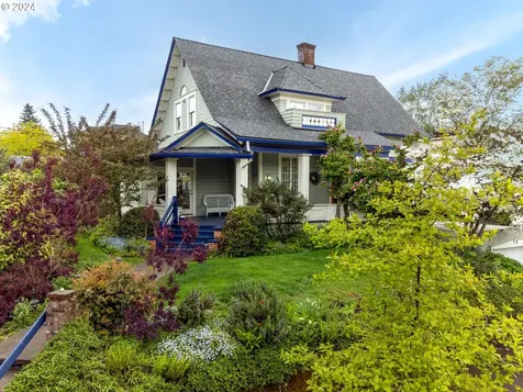 4504 Se Clay Street Portland OR 97215