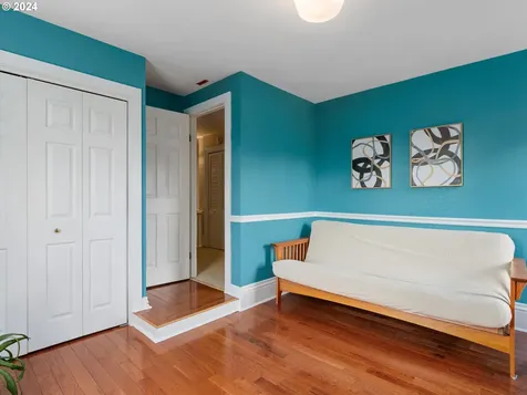 4504 Se Clay Street Portland OR 97215