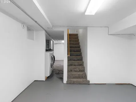 4504 Se Clay Street Portland OR 97215