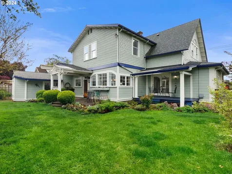 4504 Se Clay Street Portland OR 97215