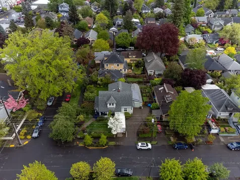 4504 Se Clay Street Portland OR 97215