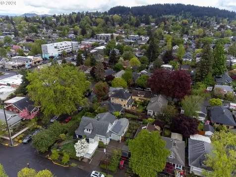 4504 Se Clay Street Portland OR 97215
