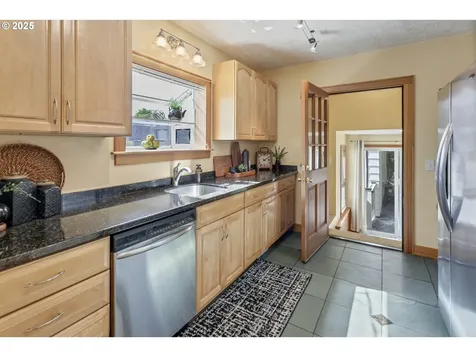 3329 SE Steele Street Portland OR 97202