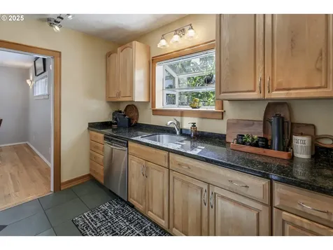 3329 SE Steele Street Portland OR 97202