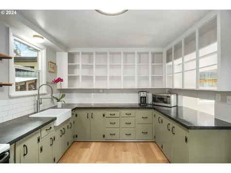 226 Se 129th Avenue Portland OR 97233