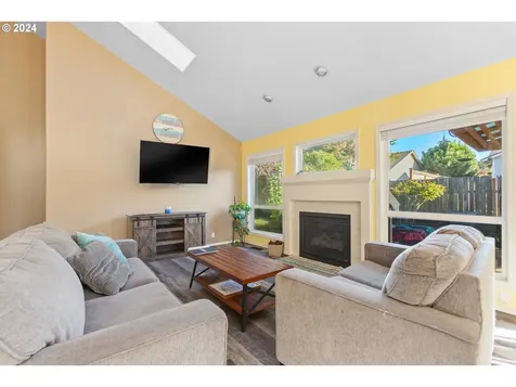 6412 SE Maple Street Hillsboro OR 97123