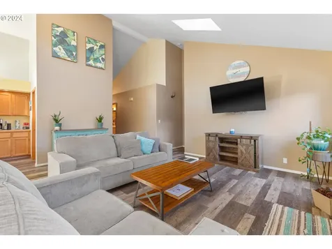 6412 SE Maple Street Hillsboro OR 97123