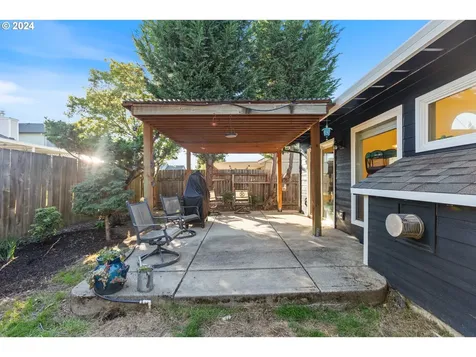 6412 SE Maple Street Hillsboro OR 97123