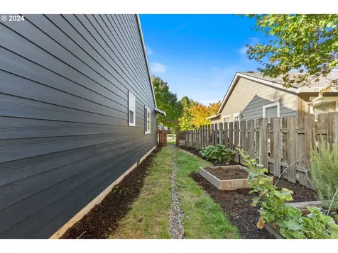 6412 SE Maple Street Hillsboro OR 97123