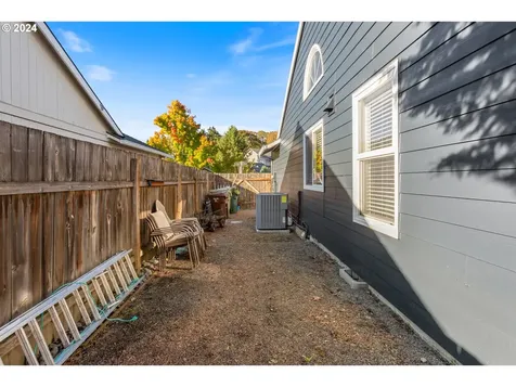 6412 SE Maple Street Hillsboro OR 97123