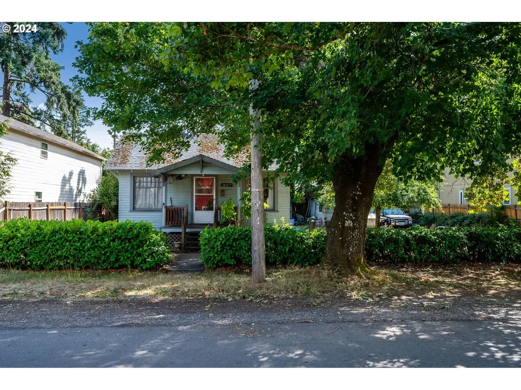5732 Se Lexington Street Portland OR 97206