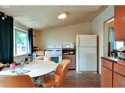 5732 Se Lexington Street Portland OR 97206