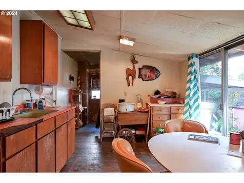 5732 Se Lexington Street Portland OR 97206