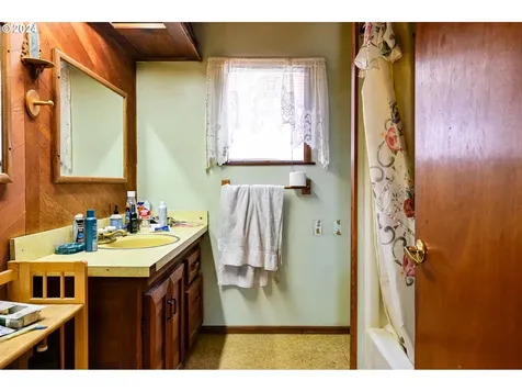 5732 Se Lexington Street Portland OR 97206