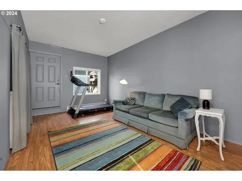 684 Mallard Avenue Springfield OR 97477