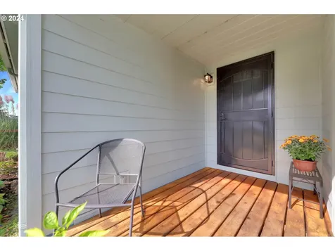 684 Mallard Avenue Springfield OR 97477