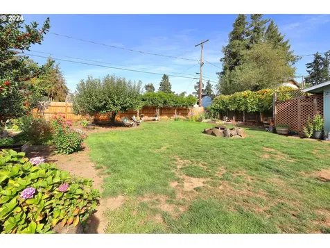 684 Mallard Avenue Springfield OR 97477