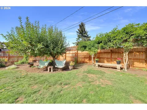 684 Mallard Avenue Springfield OR 97477