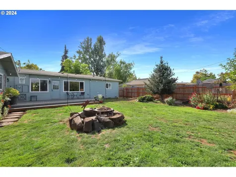 684 Mallard Avenue Springfield OR 97477