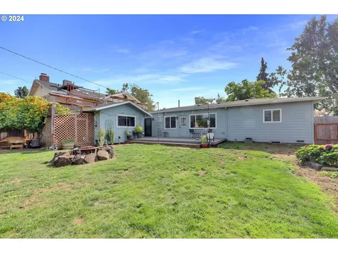 684 Mallard Avenue Springfield OR 97477