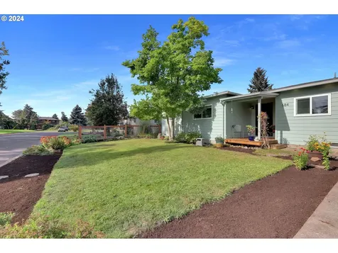 684 Mallard Avenue Springfield OR 97477