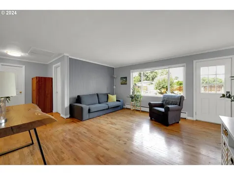 684 Mallard Avenue Springfield OR 97477