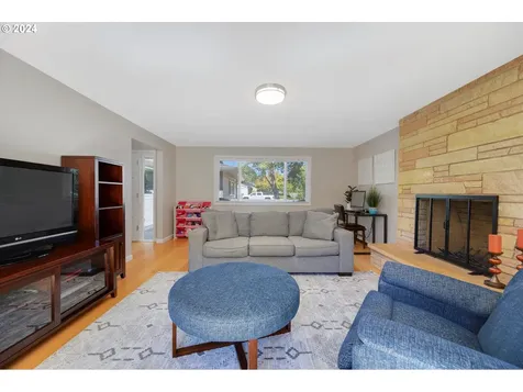 1925 Nw Michelbook Lane Mcminnville OR 97128