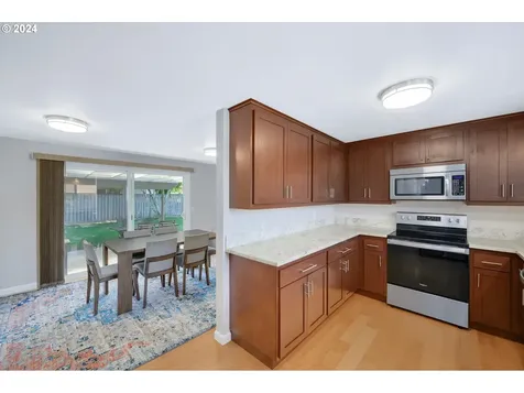 1925 Nw Michelbook Lane Mcminnville OR 97128