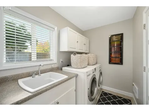 1925 Nw Michelbook Lane Mcminnville OR 97128