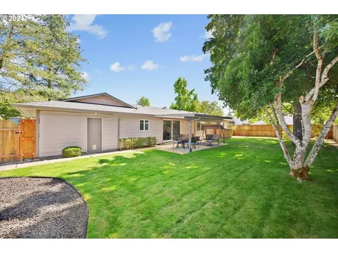1925 Nw Michelbook Lane Mcminnville OR 97128