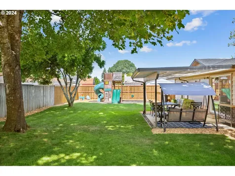 1925 Nw Michelbook Lane Mcminnville OR 97128